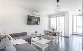 New Joliette Comfortable Apartment Well Located With Private Parking
